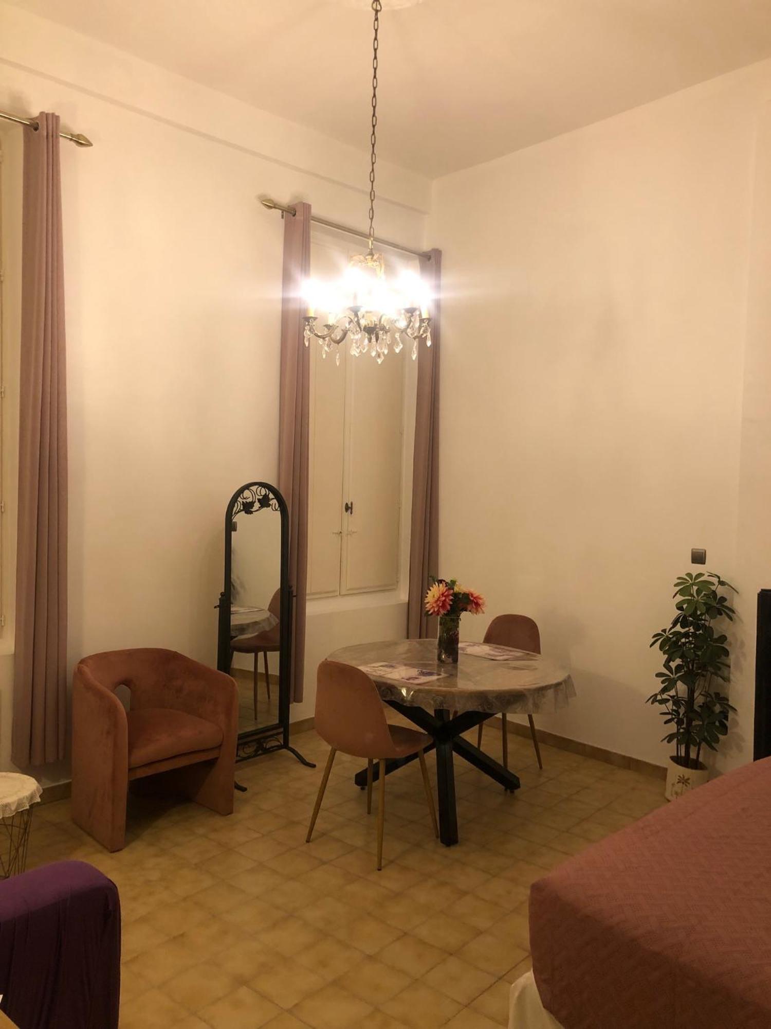 Studio Au Coeur D'Avignon Intra-Muros מראה חיצוני תמונה